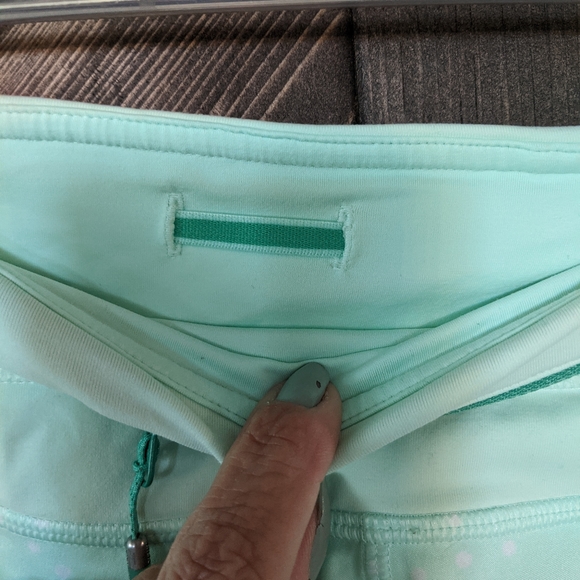 Lululemon 🍋 Athletic fresh teal polka dot shorts - Picture 7 of 16
